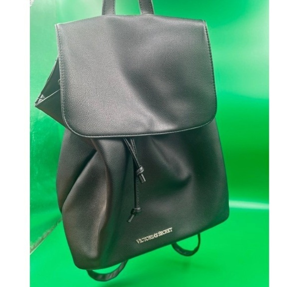 Victoria's Secret Backpack Women OS Black Pebbled Faux Leather Drawstring Flap